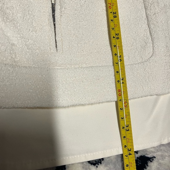 Gorgeous BCBG MaxAzria Off-white cotton blend skirt and top set - size x-small - Picture 3 of 10